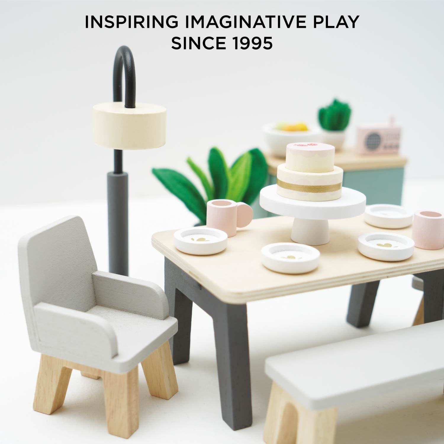 Dolls House Dining Room Furniture Set