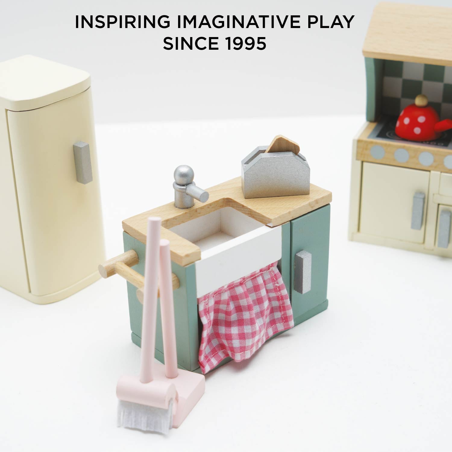 Dolls House Kitchen Furniture Set