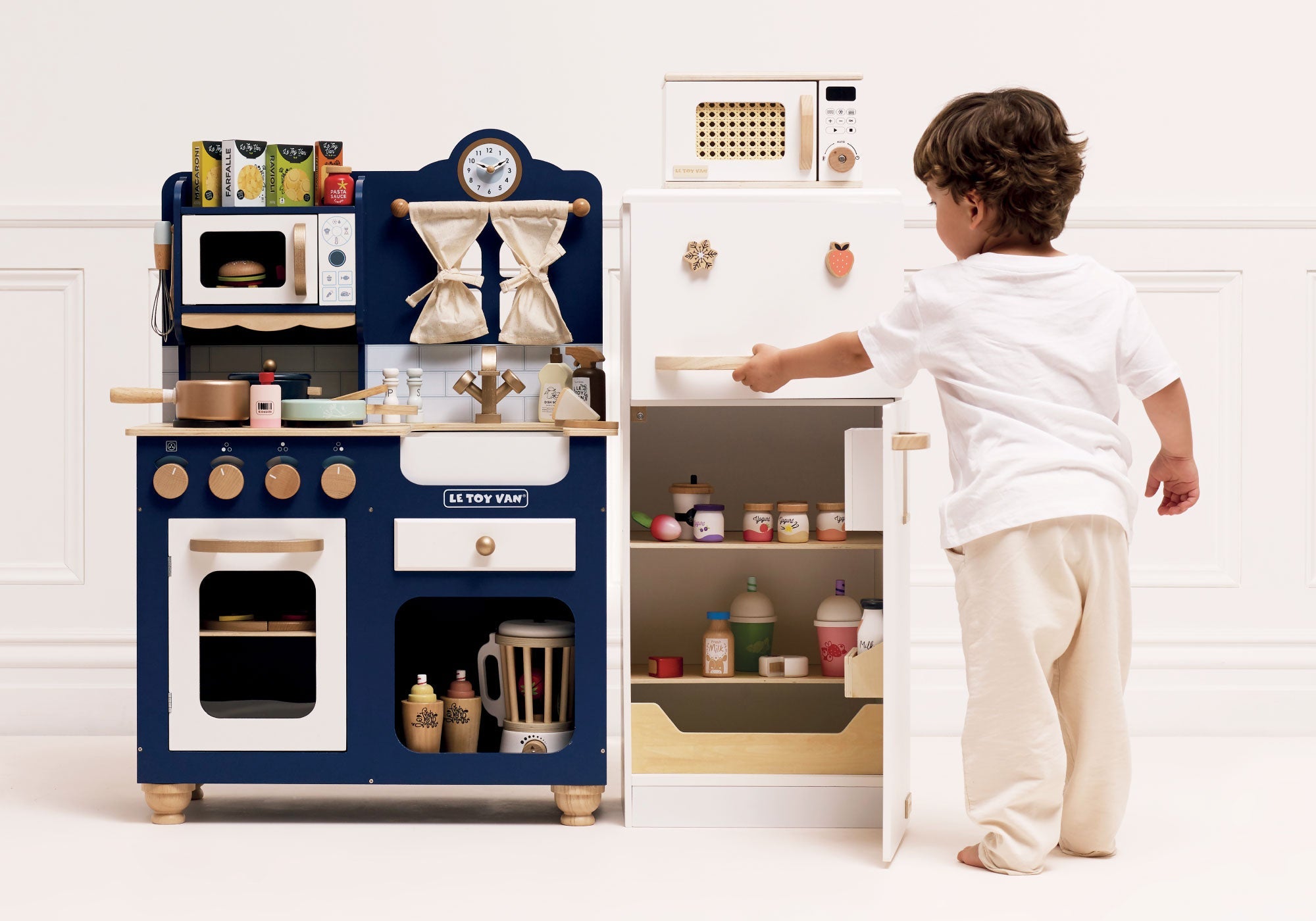 Kitchens and Play Foods
