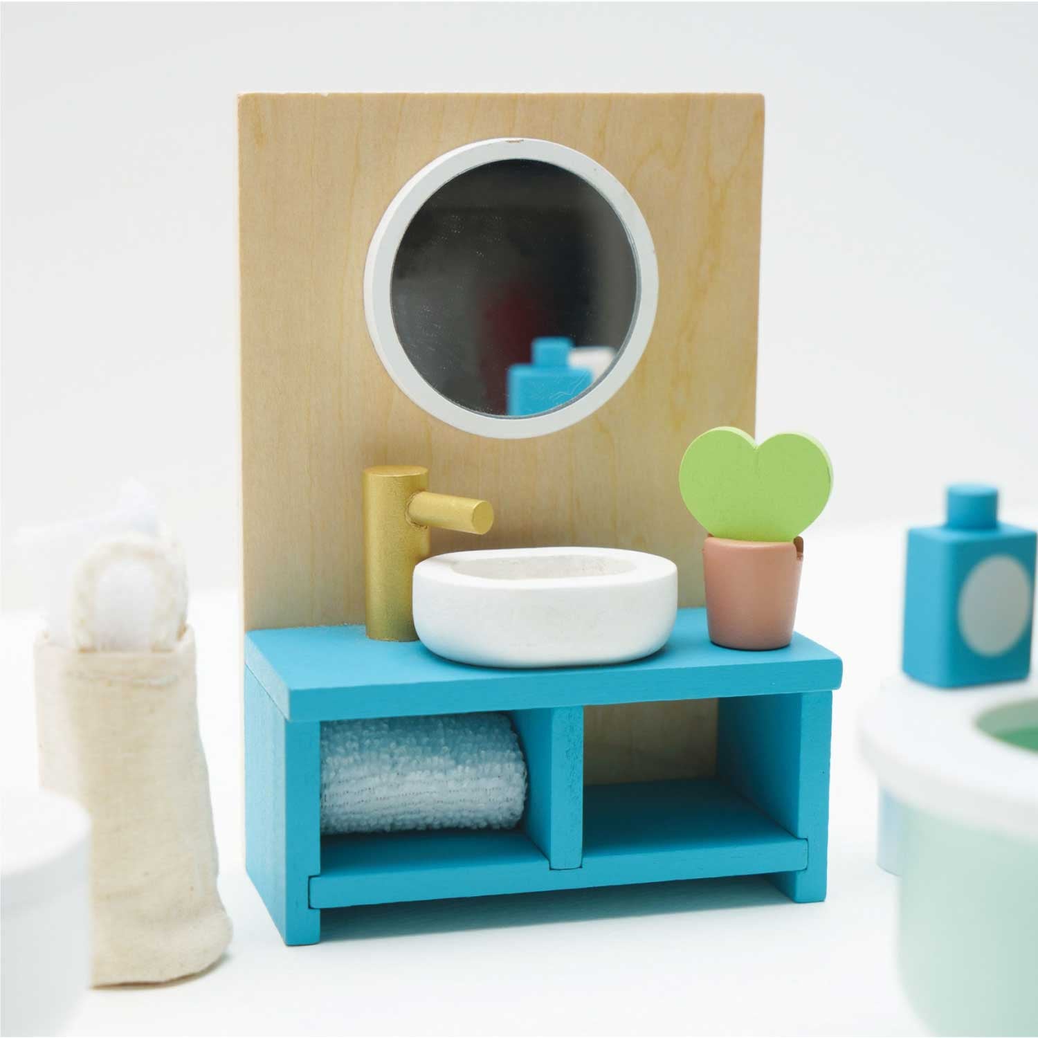 Wooden Dolls house Bathroom Furniture