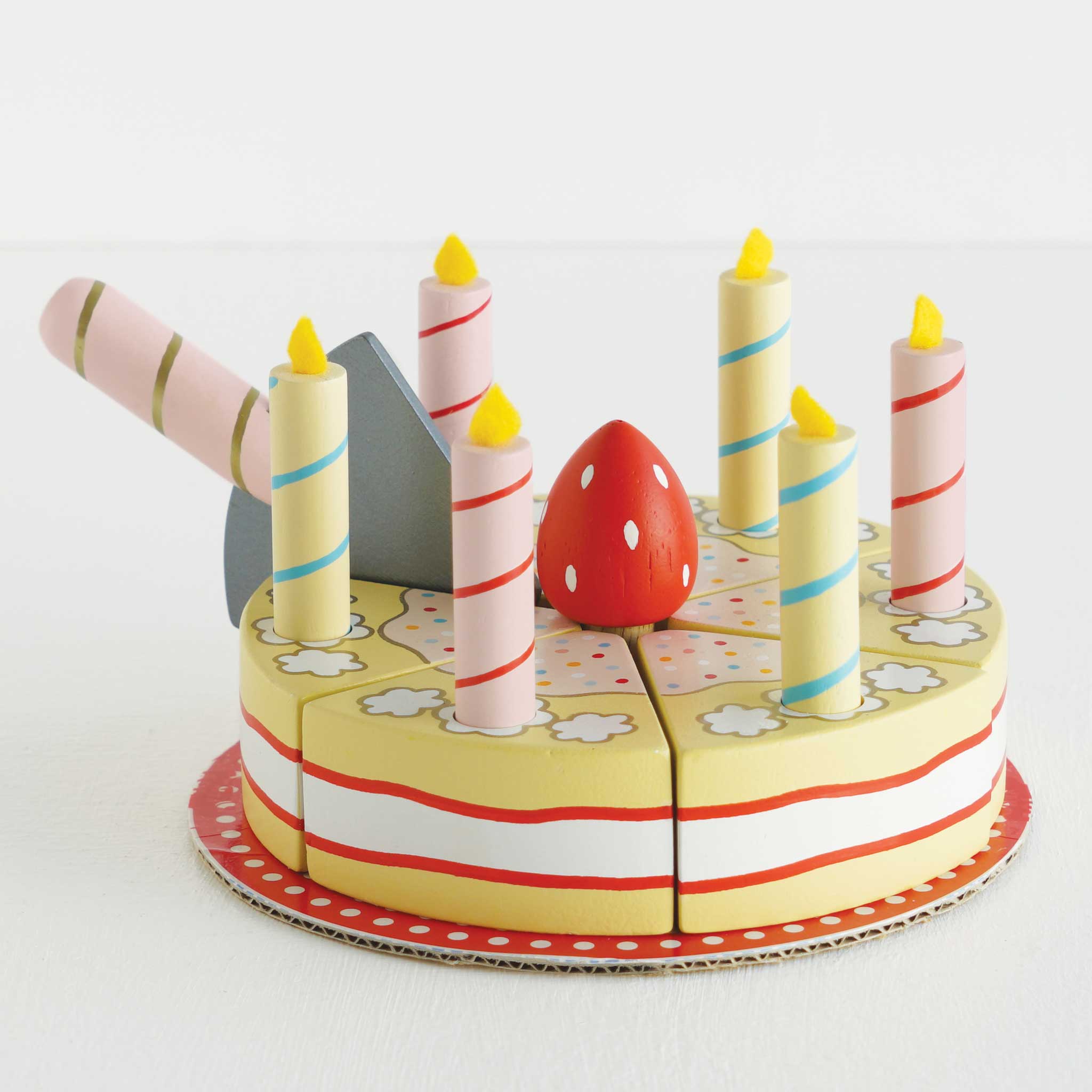 Wooden Sliceable Birthday Cake & Candles | Le Toy Van – Le Toy Van